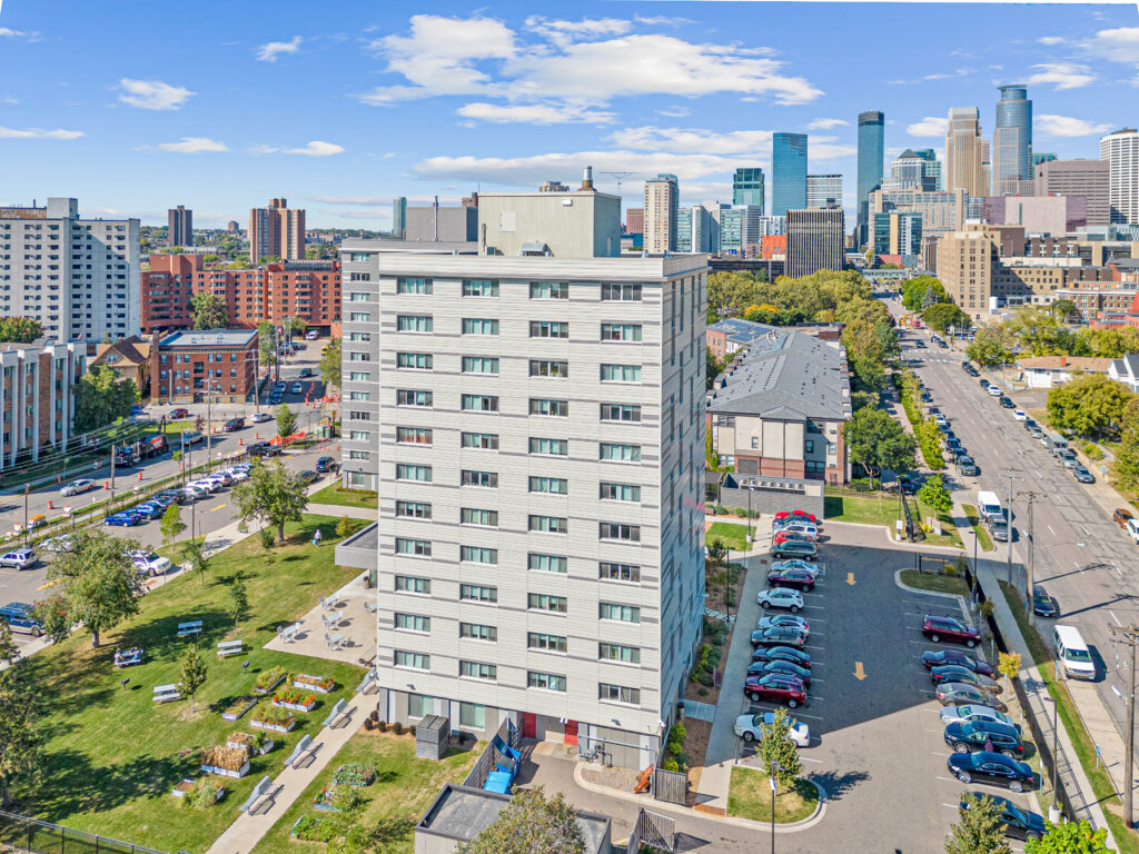 Elliot Twins Apartments