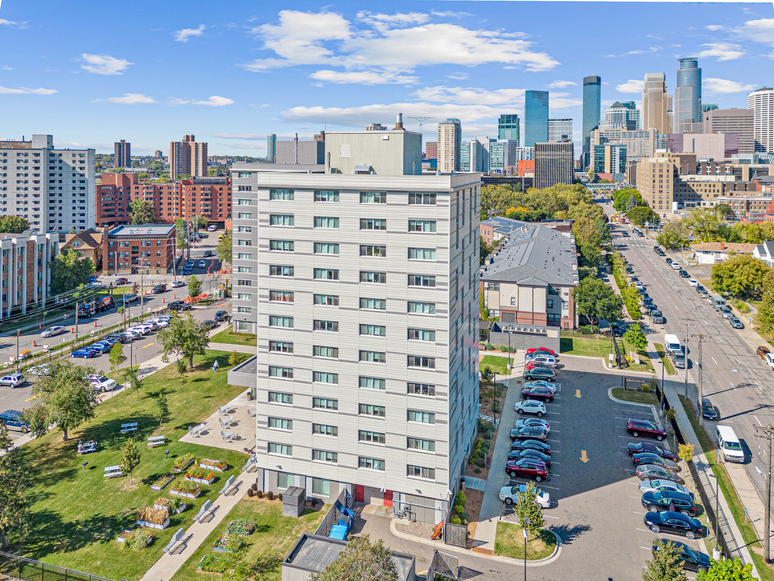 Elliot Twins Apartments