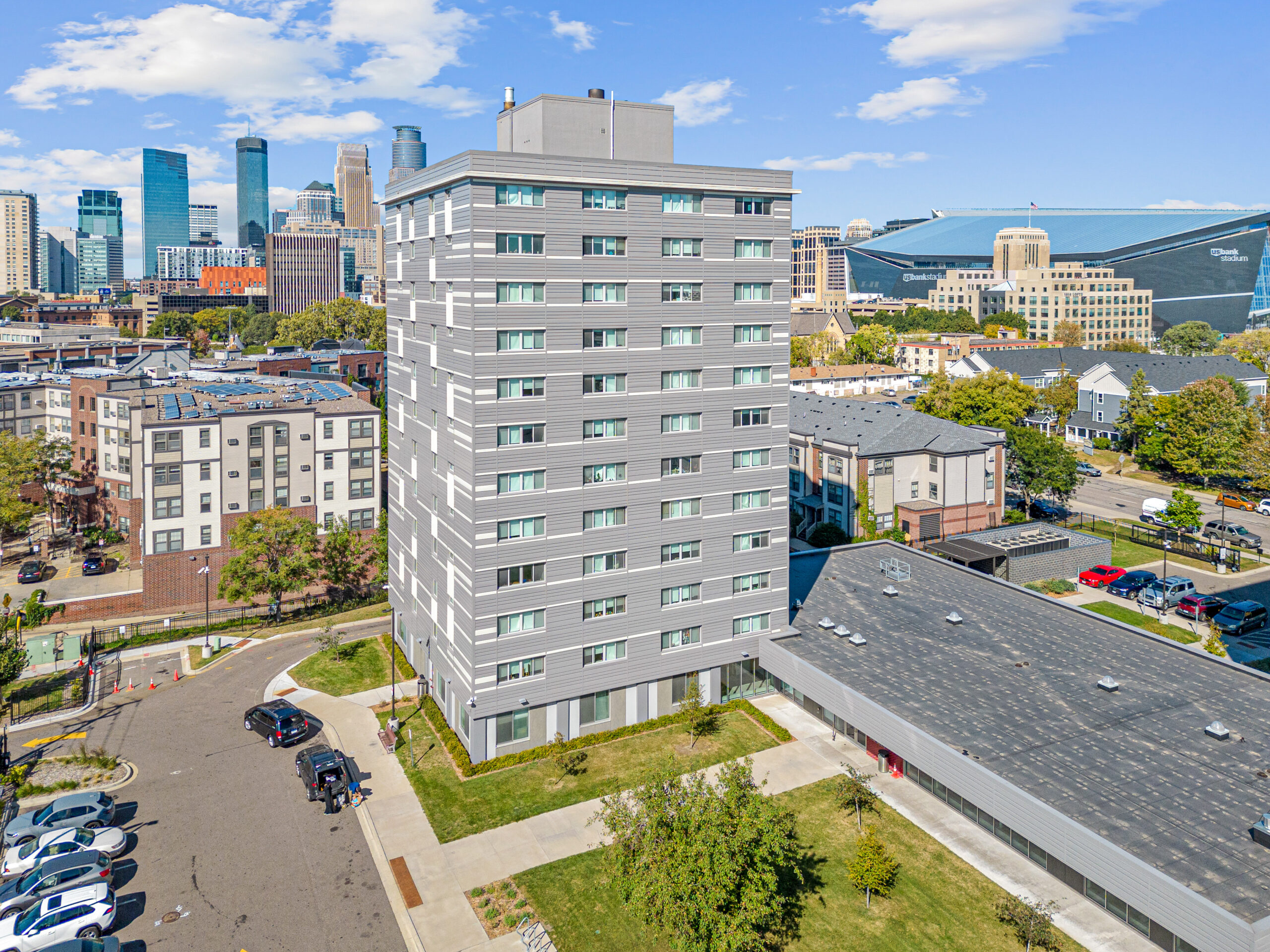 Elliot Twins Apartments
