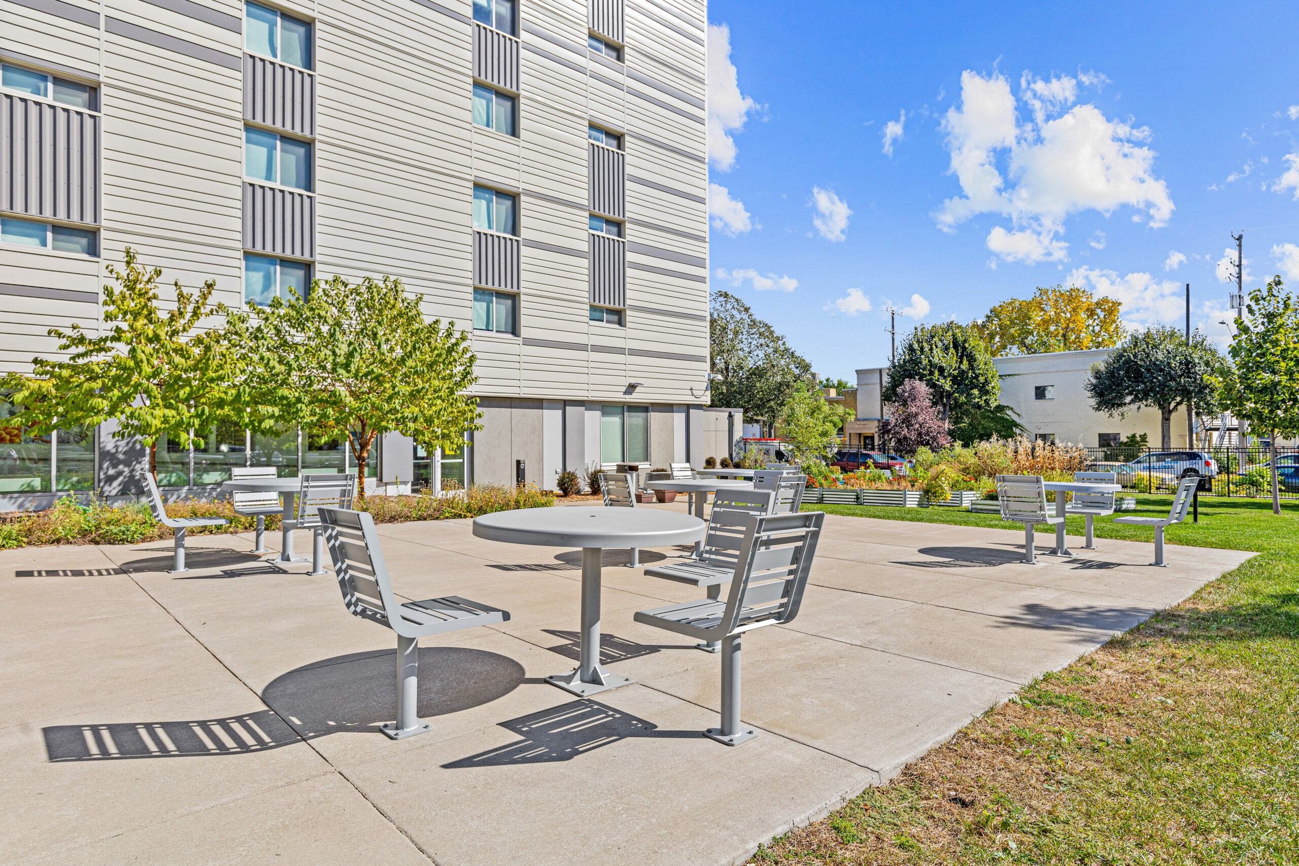 Elliot Twins Apartments